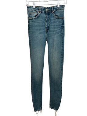 Zara Women's Skinny Frayed Bottom Jeans